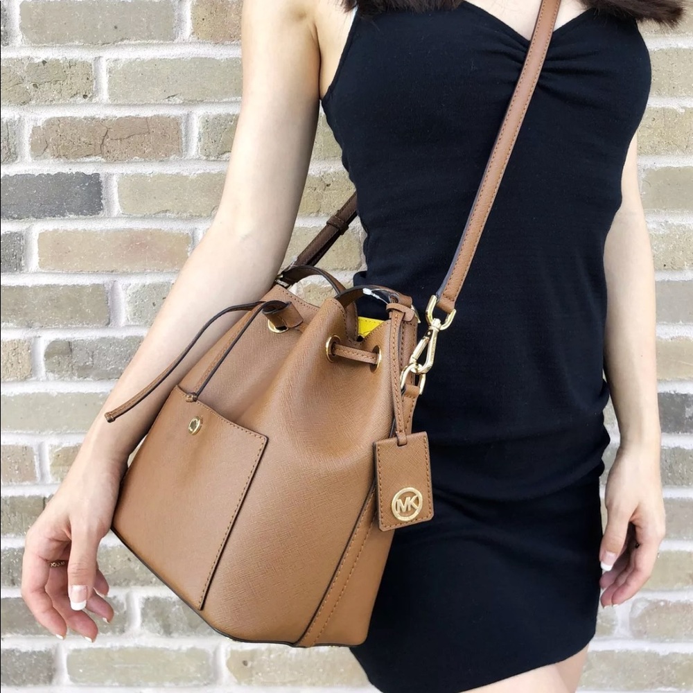 Michael Kors Greenwich Medium Hobo Luggage Yellow - Picture 5 of 8